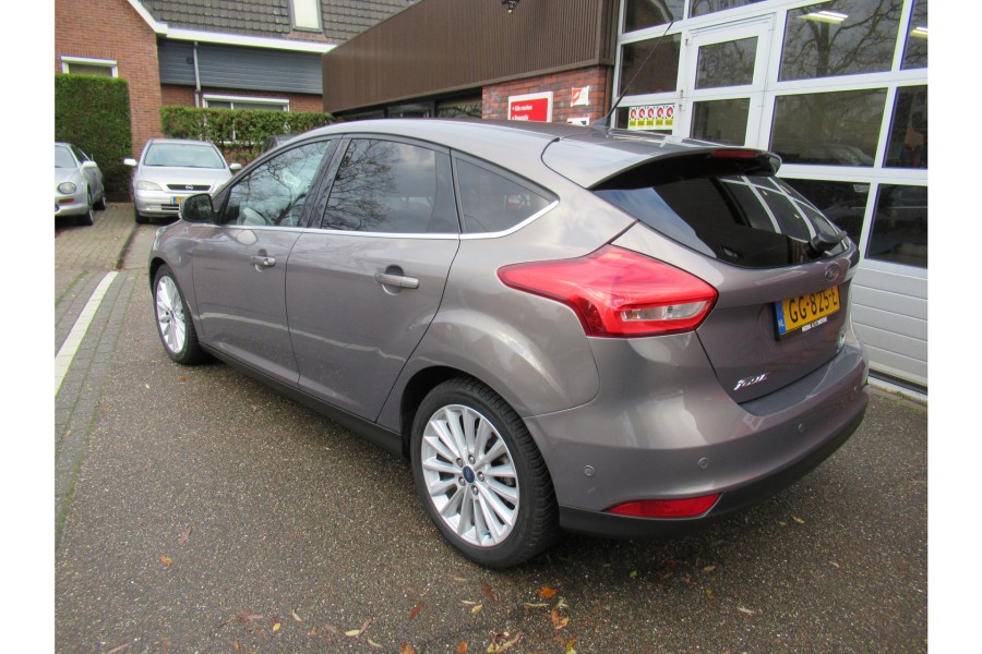 Ford Focus 5 DRS . 1.0 Titanium Edition